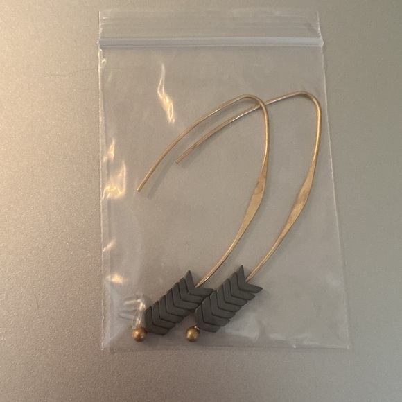 🆕NIP:Slate Gray Arrow Southwestern/BOHO Earrings - Picture 2 of 6